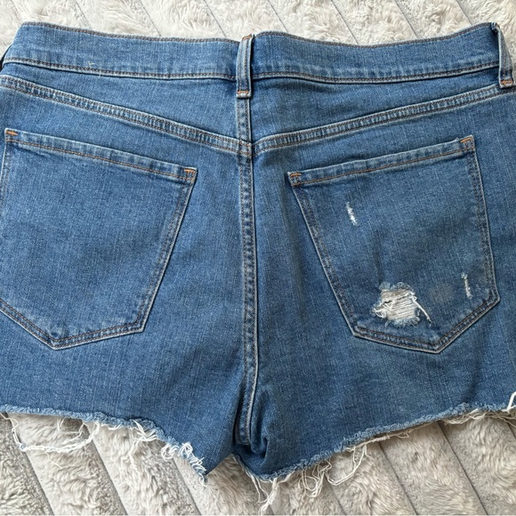 Old Navy distressed size 12 mid-rise shorts - Picture 2 of 3